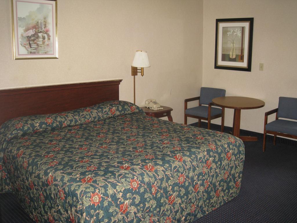 Budget Inn Temple Hills Ngoại thất bức ảnh